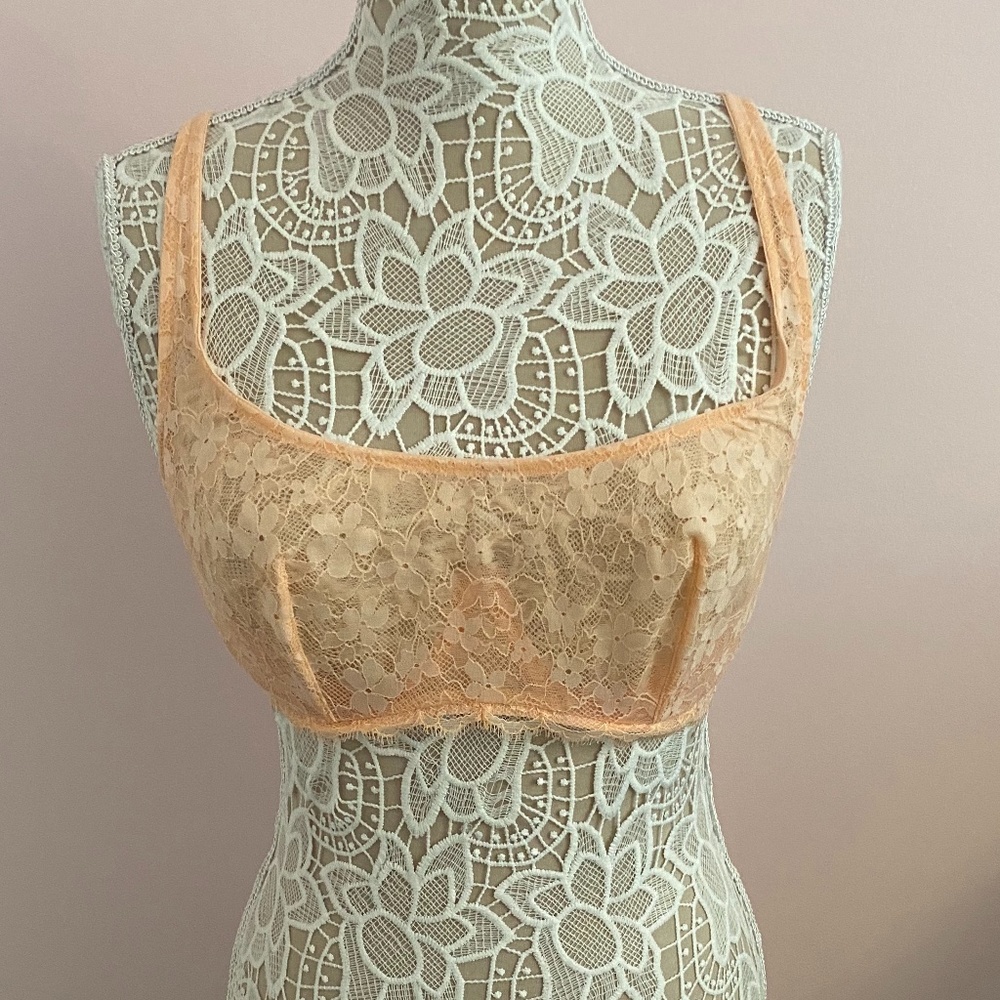 NWT Victoria's Secret Pushup Without Padding Bra